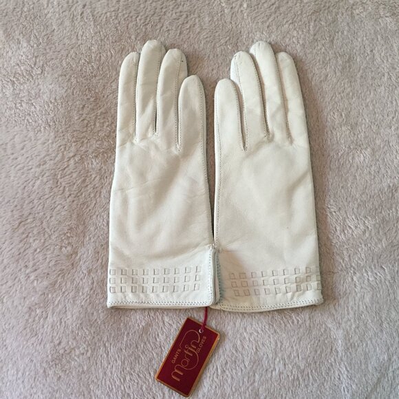 NWT White Leather gloves sz 6.5 - Picture 1 of 10